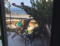 Lovely Flat Near Sea With Shared Pool in Milas Oda