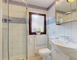 Lovely Apartment in Bled With Fireplace Banyo Tipleri