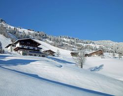 Lovely Apartment in Brixen im Thale With Ski Storage Dış Mekan