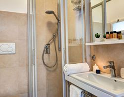 Lovely Apartment in Sorrento With Balcony Banyo Tipleri