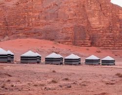 Lunar Camp- Awad Karim Wadi Rum Öne Çıkan Resim