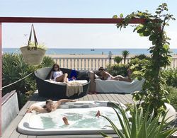 LUX Beach House Barcelona with Pool & Hot Tub, Beach Access Öne Çıkan Resim