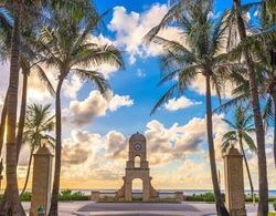Luxe 2br/1bath, Palm Beach, W/ Free Parking, Outdoor Living Area & Trampoline! Mülk Olanakları
