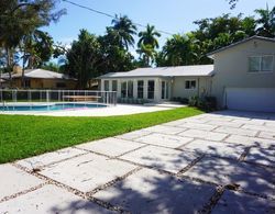 Luxe Miami Shores Home With Pool & BBQ Dış Mekan