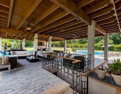 Luxurious 5-bdr Villa at Casa de Campo With Pool Jacuzzi Games Hibachi Staff Oda
