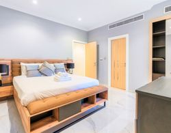 Luxurious 5 Bedroom Duplex with terrace & sea view İç Mekan