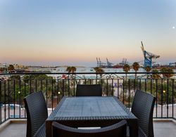 Luxurious Duplex Seafront Apt w Amazing Sea Views Oda