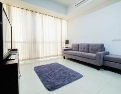 Luxurious Furnished 2BR Kemang Village Apartment Oda Düzeni