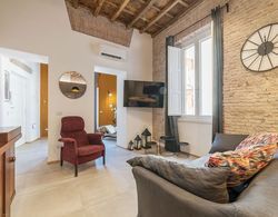Luxurious Apartment Heart of Trastevere Oda Düzeni