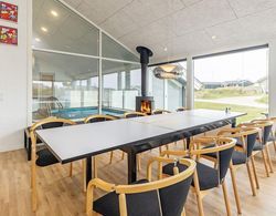 Luxurious Holiday Home in Grønhøj With Swimming Pool İç Mekan