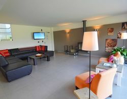 Luxurious Holiday Home in Profondeville Ardennes With Sauna Oda Düzeni