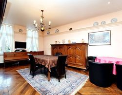 Luxurious Mansion in Houyet With Sauna Yerinde Yemek