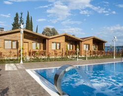 Luxurious Suits Surrounded by Nature With Jacuzzi Shared Pool in Bursa Oda