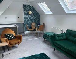 Luxury 3-bed Penthouse Apartment in Bournemouth Oda Düzeni
