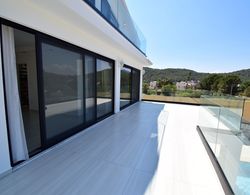 Luxury 4-bed Villa With Private Pool and Jacuzzi Dış Mekan