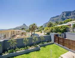 Luxury Camps Bay Villa With Spacious Entertainment Area and Private Pool 8 Fiskaal Oda