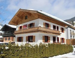 Luxury Chalet with Sauna near Ski Area in Salzburg Dış Mekan