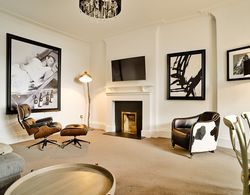 Luxury George Street Apartments: Forth Suite Oda Düzeni