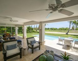 Luxury Golf-front Villa With Golf Cart Close to the Beach in Exclusive Resort Oda