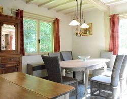 Luxury Pet Friendly Chalet in Bièvre near Forest Yerinde Yemek