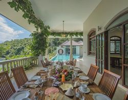 Luxury Private Beachfront Haileng Villa Oda Düzeni