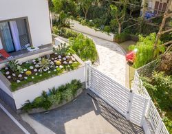 Luxury Suite with Garden and Jacuzzi Dış Mekan