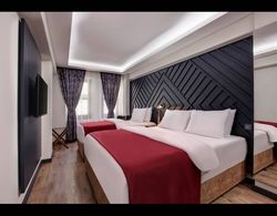 Luxury Triple Room in Istanbul Genel