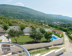 Luxury villa Imperial - with the vineyard views Oda Manzaraları
