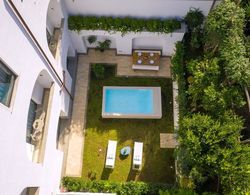 Luxury Apartment with Garden and Pool Dış Mekan