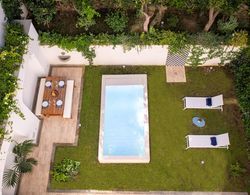 Luxury Apartment with Garden and Pool Dış Mekan