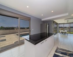 Luxury Villa With Private Pool Close to Lara Beach Oda