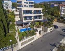 Luxury Apartment With Private Swimming Pool, Near the Beach Dış Mekan