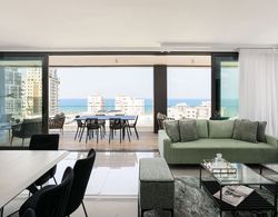 Luxury with Terrace & Sea View by FeelHome Oda Düzeni