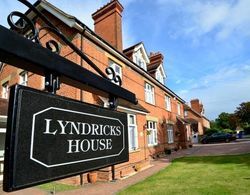 Lyndricks House Genel
