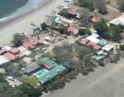Machele' s Place Beachside Hotel & Pool Dış Mekan