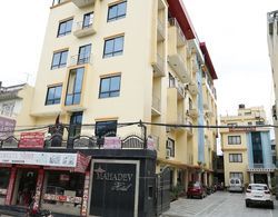 Mahadev Hotel Dış Mekan