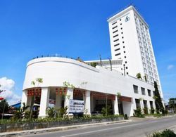 Mahkota Hotel Singkawang - CHSE Certified Dış Mekan