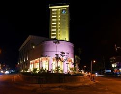 Mahkota Hotel Singkawang - CHSE Certified Dış Mekan