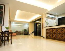 Main Hotel and Suites Lobi