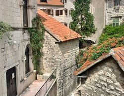 Maison du Sud / Apartment 3 Bed. in old Town Kotor Dış Mekan