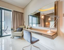Maison Privee - Cool Dubai Apt next Burj Khalifa & Design District Oda Manzaraları