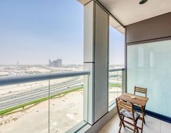 Maison Privee - Cool Dubai Apt next Burj Khalifa & Design District Oda Manzaraları