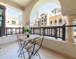Maison Privee - Opulent Apt Beside Dubai Mall w/Burj Khalifa View Oda Manzaraları