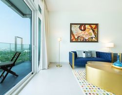 Maison Privee - Superb 1BR apartment overlooking Zabeel Park and Dubai Frame Oda Düzeni