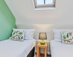 Majestic Mews Apartment Super Central Sleeps 2 to 8 Guests Free Wifi Oda