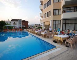 Malhun Hotel Havuz