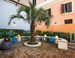 Manfredi Palm Suites Genel