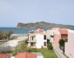 Manos Beachside Apartments Dış Mekan