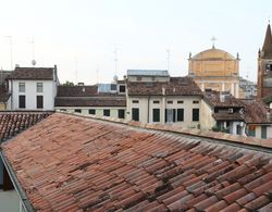 Hotel Mantegna Stazione Dış Mekan
