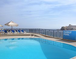 Marina Hotel Corinthia Beach Resort Havuz